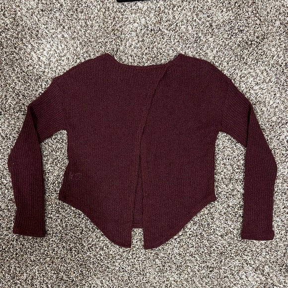 Aeropostale Women’s Cross Back Maroon Sweater - Picture 4 of 5